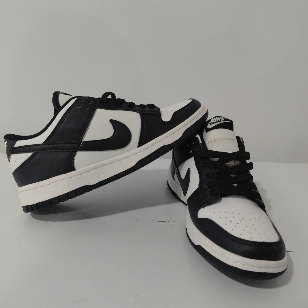 Nike Women Black and White Low-Profile Sneakers